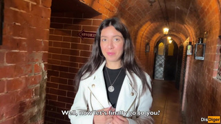 Секс видео с тарелочницей – неожиданный анал в Калининграде