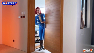 Смотри, как она трахает его в этом секс-видео