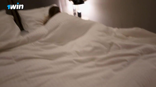 Секс с мачехой в одной постели - страстное порно видео