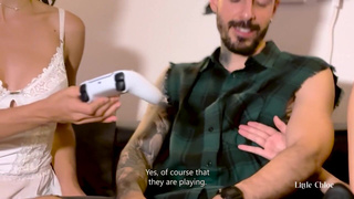 Незнакомец в нашем доме – жесткое порно видео с тройничком