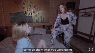 Унижает и заставляет кончать — урок для подглядывающей