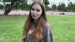 Неожиданно оголила большие сиськи – горячее порно видео с развратной незнакомкой