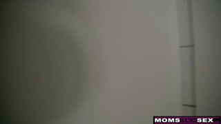 Страстный инцест с мачехой и братом – домашнее порно видео