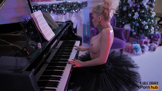 Русское порно балет: горячий рождественский танец с Lara Frost
