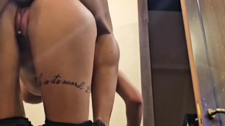 Фитнес-порно: тренер трахает фитоняшку на тренажерах смотреть онлайн