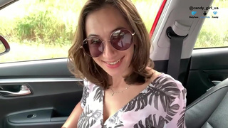 Смотреть онлайн горячее видео - секс с попуткой в машине