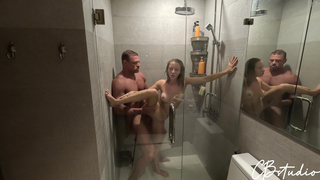 Секс в душе с страстной девушкой смотреть онлайн