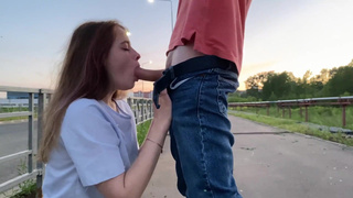 Русская студентка 18 лет жестко трахается на трассе