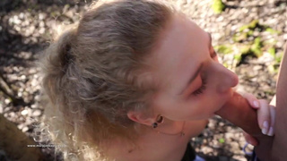 Порно онлайн с развратной студенткой