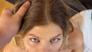 Русская красотка глубокий минет и анал страпон