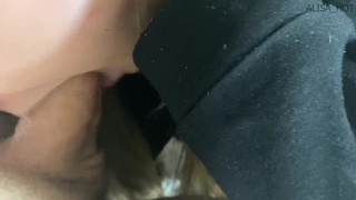 Горячее порно видео с милфой в сексуальных колготках