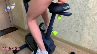 Горячее порно видео с игрушками