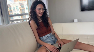 Эксклюзив: брат кончает в сестру в откровенном секс-ролике