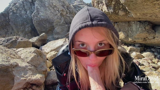 Секс видео с нимфоманкой на пляже