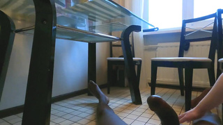 Смотреть онлайн секс с аппетитной девушкой