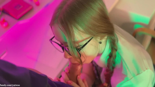 Брат трахает сестру в очках смотреть онлайн