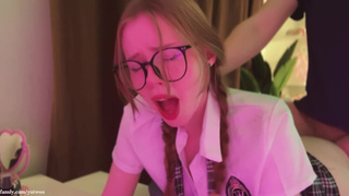 Брат трахает сестру в очках смотреть онлайн