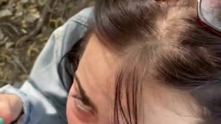 Украинка Mashenkaas с диким отсосом и сквиртом на природе