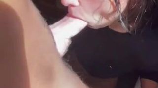 Порно видео онлайн – горячий отсос с слюнями