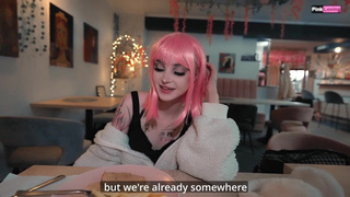 Страстное свидание с алкоголем — сперма стекает по киске