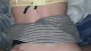 Кремпай жестко трахает в домашнем порно