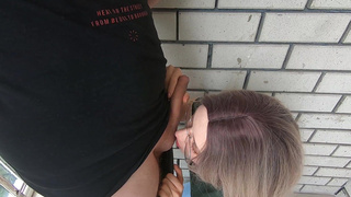 Реальное порно видео с кумшотом в рот