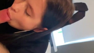 Страстное порно с Вероникой снято скрытой камерой