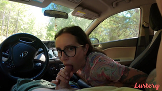 Русская пара занимается анальным сексом в лесу