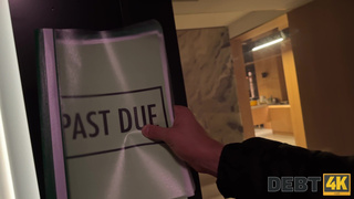 Порно онлайн: Una Fairy отдается за долги – жесткий секс и доминирование