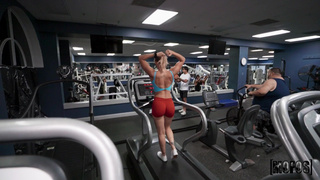 Порно онлайн с накачанной задницей