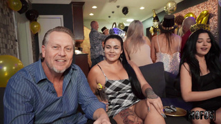 Vanessa Marie дикая вечеринка с сексом на публике