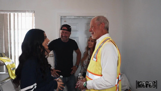 Порно видео онлайн: волосатая пизда и горячая групповуха