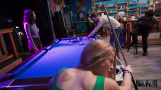 Смотреть онлайн развратное обслуживание клиента