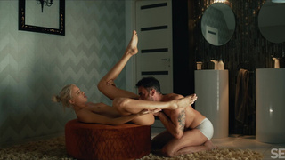 Русское порно видео с развратной красоткой