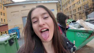 Порно видео с бомжом: шокирующий контент русской блогерши Кринжухи