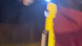 Горячее порно видео с минетом в общественном месте