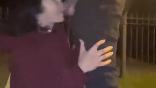 Горячее порно видео с минетом в общественном месте