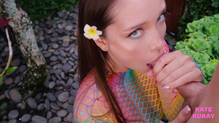 Нежное минетирование от сексапильной нимфы