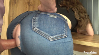 Большой член в пизде – жесткий секс с разрывами джинс