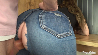 Большой член в пизде – жесткий секс с разрывами джинс
