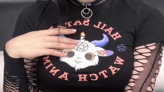 Гот GF делает медленный и чувственный джой