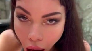 Секс видео с красивой девушкой