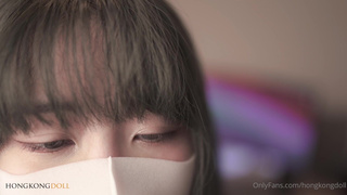 Сексуальная блондинка кончает в возбуждающем видео