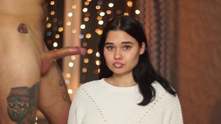 Новорічний секс у домашній атмосфері – ексклюзивне відео з глибоким мінетом