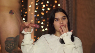 Новорічний секс у домашній атмосфері – ексклюзивне відео з глибоким мінетом