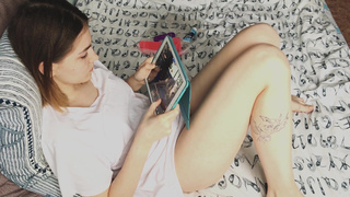 Реалистичный секс с дилдо - смотреть онлайн