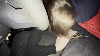 Секс в пробке: отсос в машине на дороге