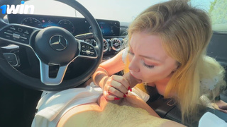 Секс в машине с развратной шлюхой