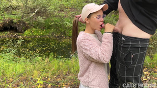 Дикий трах в лесу с нежной девушкой