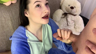 Страстный минет с кончем в рот от Olivia Moore